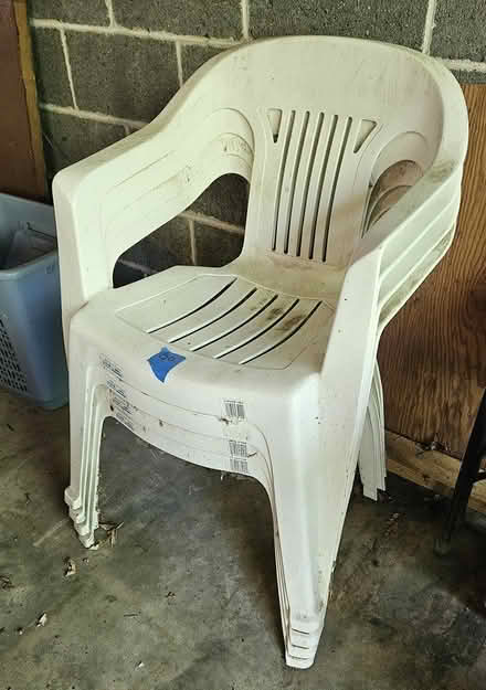Photo of free Four Plastic Chairs (I-170 and Ladue Rd) #1