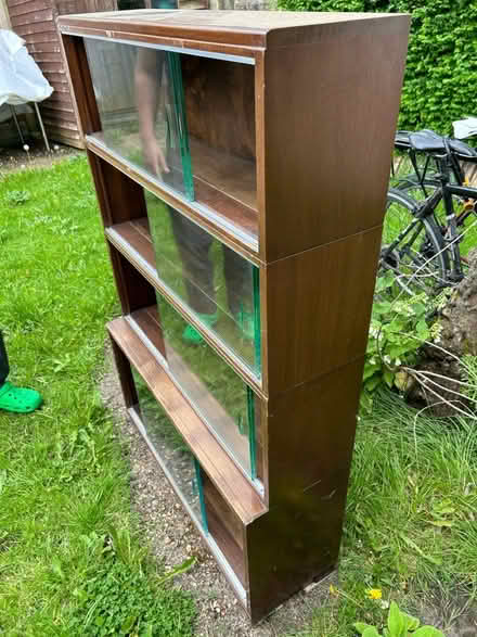 Photo of free Vintage cabinet (TW4) #3