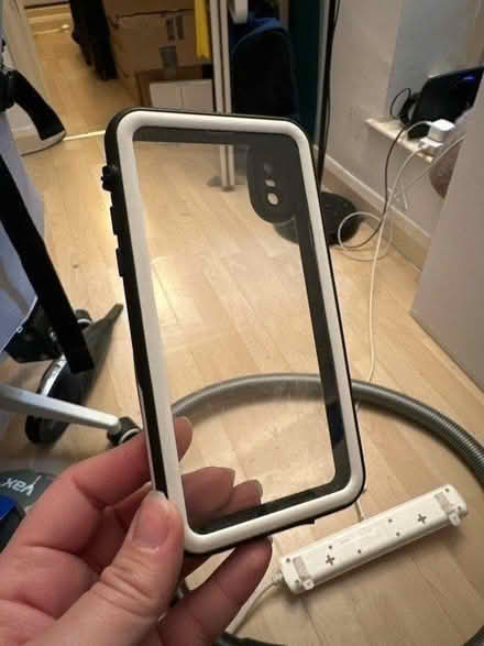 Photo of free underwater iPhone XS case (Brixton SW9) #1