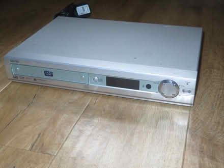 Photo of free Sanyo DVD-SL20 DVD & CD Player (Kings Stanley GL10) #1