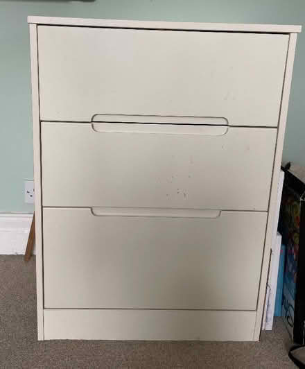 Photo of free White / cream chest of drawers (Whitley Bay NE26) #1