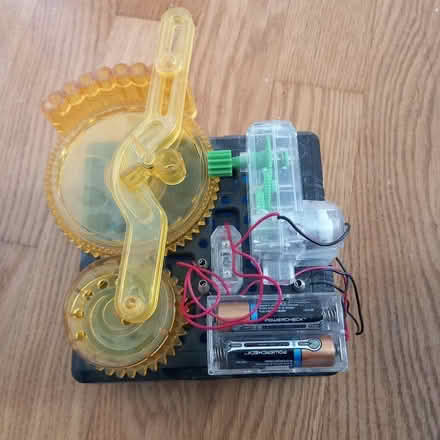 Photo of free Battery-driven 'spirograph' toy (Shrivenham SN6) #1