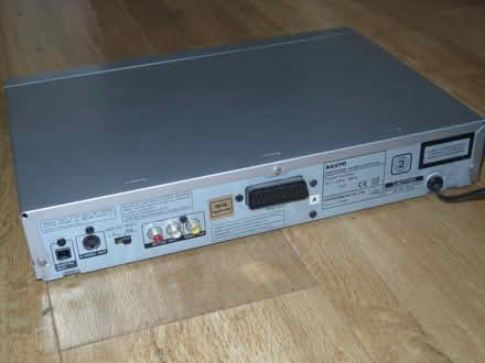 Photo of free Sanyo DVD-SL20 DVD & CD Player (Kings Stanley GL10) #2