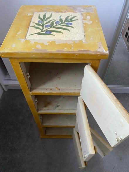 Photo of free Side table (Eynsham OX294)