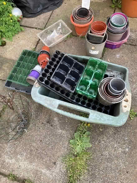 Photo of free Collection of garden pots and trays (Oakridge RG21) #1