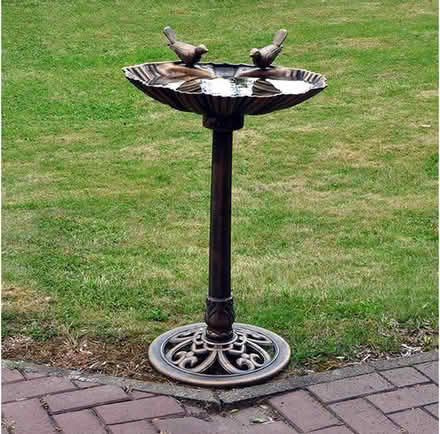 Photo of Bird Bath (Atherstone CV9) #1