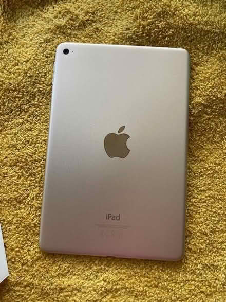 Photo of free iPad Mini with cover (Malvern WR14) #2