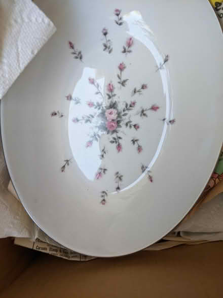 Photo of free China set (6822 white court, Woodridge) #1