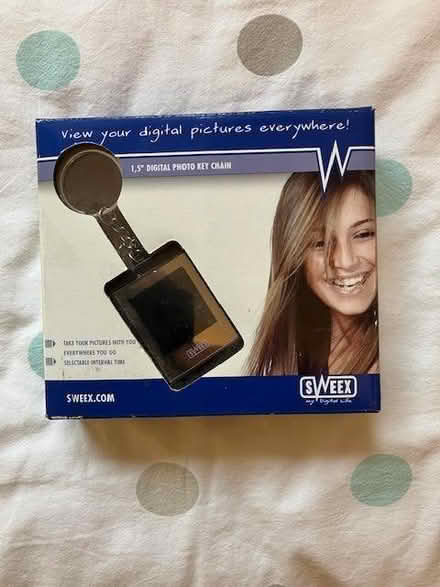 Photo of free Digital photo keychain (Hitchin SG4) #1
