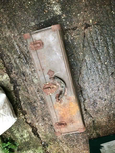 Photo of free Shed Clear-Out: Vintage Metal Case (Oaklands, St Albans) #3