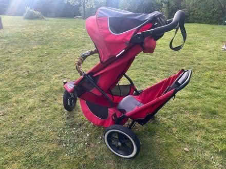 Photo of free Double stroller âPhil&Teds inlineâ (GU1, Warren Road, Guildford) #1