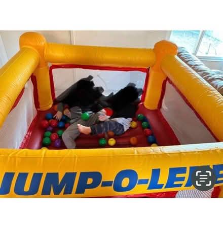 Photo of free Kids jumper (newark) #1