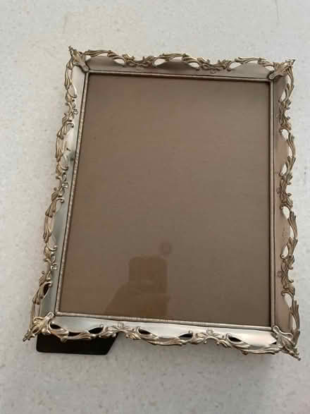 Photo of free Picture frame - standing (New Malden KT3) #1