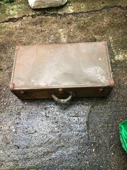 Photo of free Shed Clear-Out: Vintage Metal Case (Oaklands, St Albans) #2