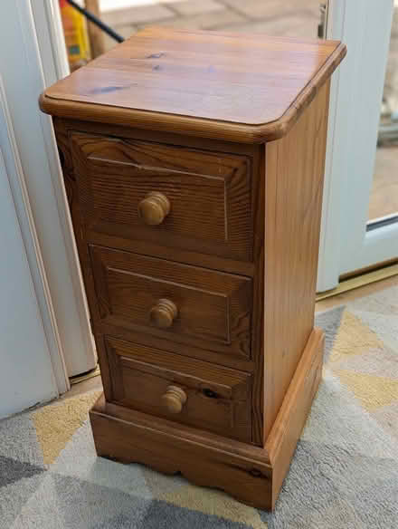 Photo of free Small bedside table (PE5) #1