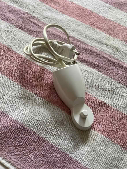 Photo of free Braun shaver socket toothbrush charger (Haylands Way MK41) #1