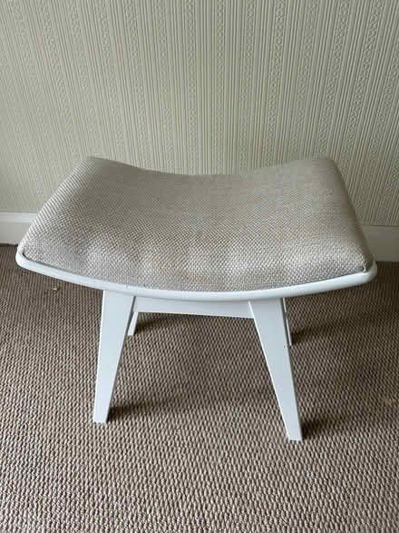 Photo of free Curved seat stool (Leeds LS27 7)