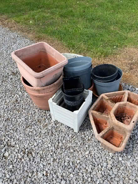 Photo of free Selection of garden pots (Hunstanton PE36) #1