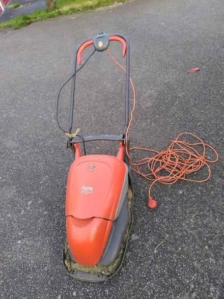 Photo of free Flymo (believed working) (NN11 Ashby Fields) #1