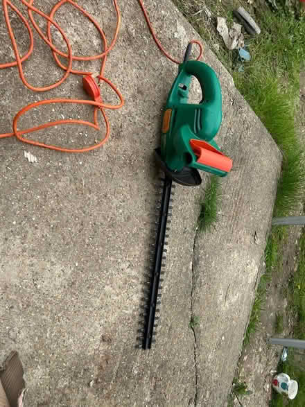 Photo of free Black & Decker Hedge Trimmer 41cm (CT1) #1