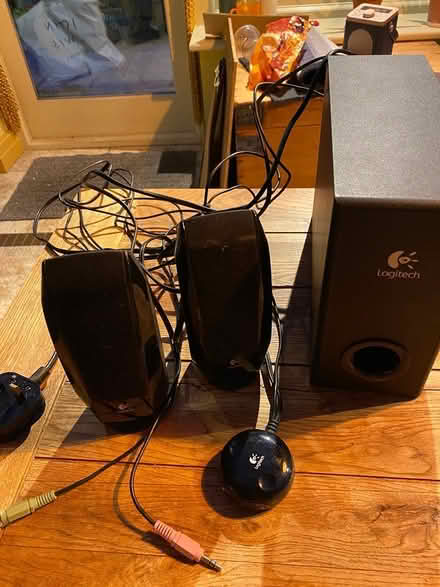 Photo of free PC speakers with sub woofer (Cyncoed CF23) #2