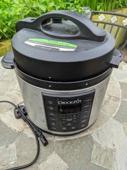 Photo of free Crock Pot (Oakwood Park N14) #1
