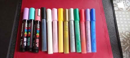 Photo of free Acrylic Paint Pens and Black Card (Shiregreen S5) #1