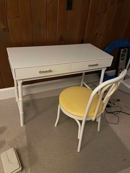 Photo of free White desk and chair (NW DC nr Silver Spring) #1