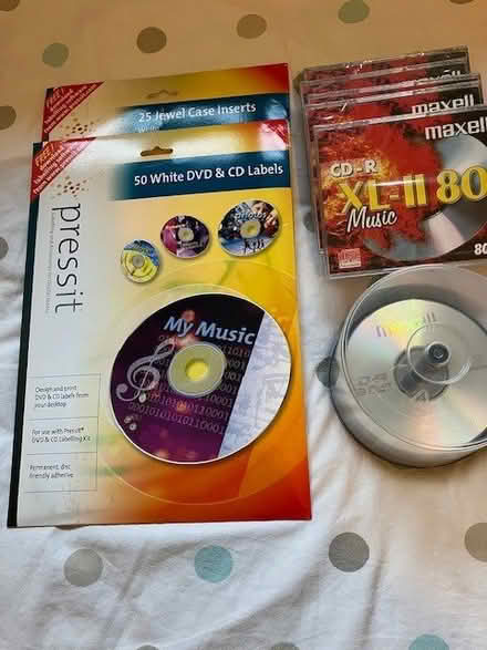 Photo of free CD-R discs and pads (Hitchin SG4) #1