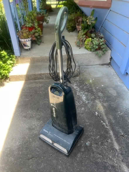 Photo of free Vacuum cleaner (Hale/Llagas in Morgan Hill) #1
