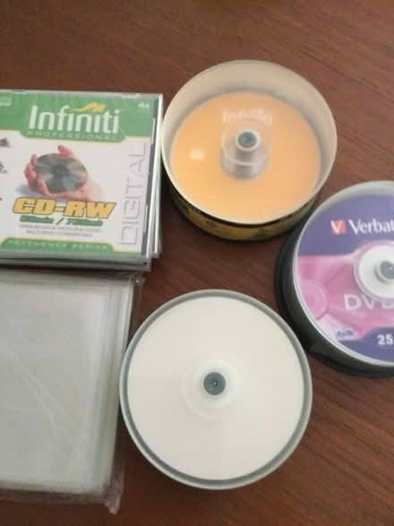 Photo of free CD-RW and DVD-RW (Charlton Kings GL52) #1