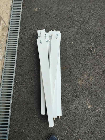 Photo of free White dining table (Green Lawn Way) #2
