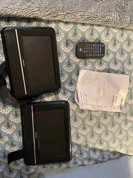 Photo of free Dual screen car seat back DVD (Hanwell W7) #1