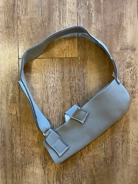 Photo of free Arm sling (Hackbridge SM6)