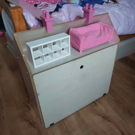 Photo of free Childrens doll house (Clapham (SW4)) #2