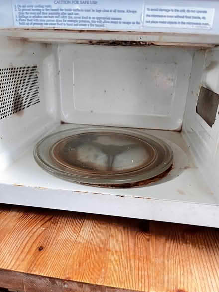 Photo of free Microwave (London Fields) #2