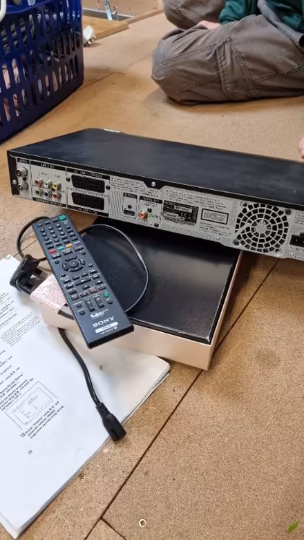 Photo of free DVD R player (South Tonbridge TN9) #2