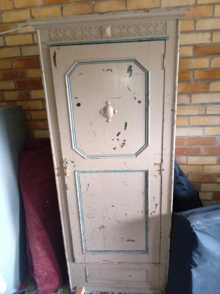 Photo of free old wardrobe (Blackbird Leys OX4) #1