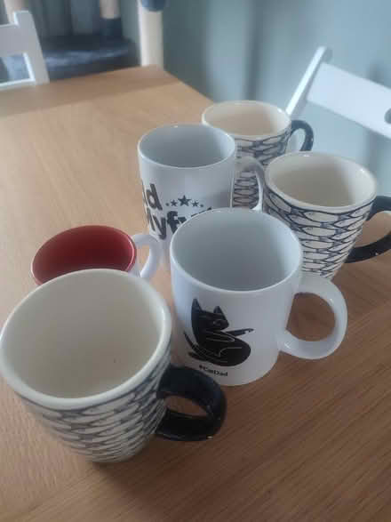 Photo of free Assorted mugs (L25) #1