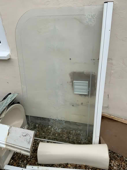 Photo of free Bathroom items (Warminster BA12) #1