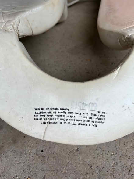Photo of free vintage life preserver (east Carpentersville) #1