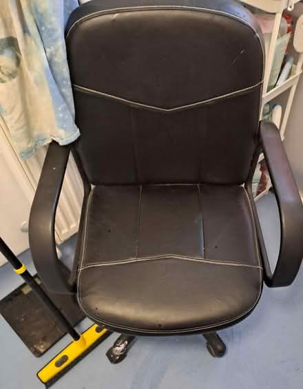 Photo of free Adjustable height chair (HAO near Wembley health centre) #1