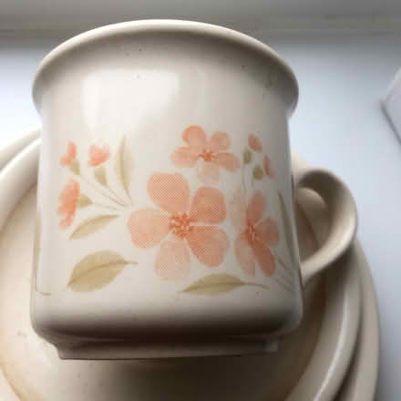 Photo of free Cups, saucers and side plates SS6 (Rayleigh SS6) #2