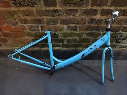 Photo of free Ladies bike frame (Spitalfields E1) #1