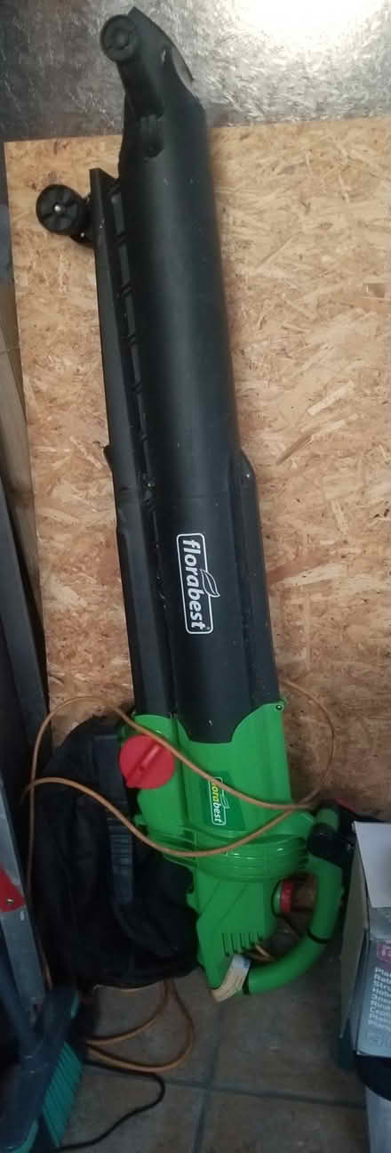 Photo of free XL leaf blower (Hindley WN2) #1