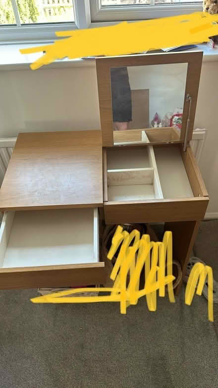 Photo of free Makeup table (Coulsdon) #2