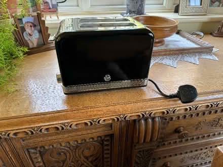 Photo of free Swan retro toaster - vgc (Eastbourne BN20) #1