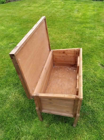 Photo of free Cat house/shelter - wooden (Spital CH63) #2
