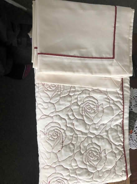 Photo of free King size quilt and matching pillowcases (Sandford-on-Thames OX4) #1