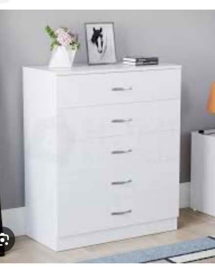 Photo of White drawers (Heanor DE75) #1